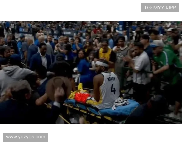 勇士与开拓者赛场冲突引发激烈打斗球迷热议双方球员情绪失控 勇士与开拓者赛场冲突引发激烈打斗球迷热议双方球员情绪失控